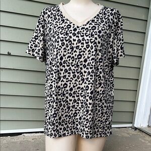 EUC Black and White leopard print Boxy Relaxed Short Sleeve Tee